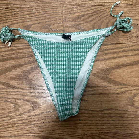 Triangle bikini - Picture 3 of 3